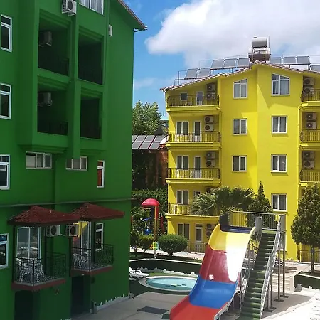 Ξενοδοχείο Rainbow Castle