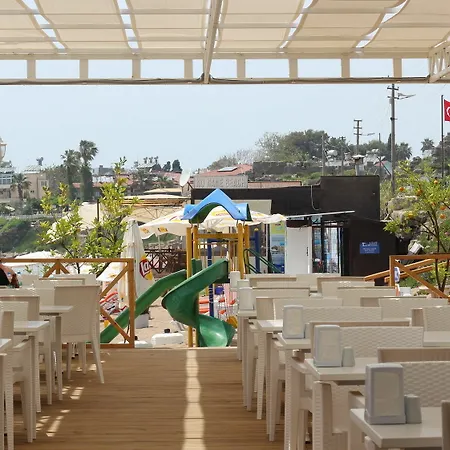 Rainbow Castle Hotel 3*
